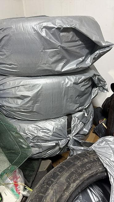 Срочно продаю шины 235.35.18 стояли на камри 70 проездил один сезон — 2