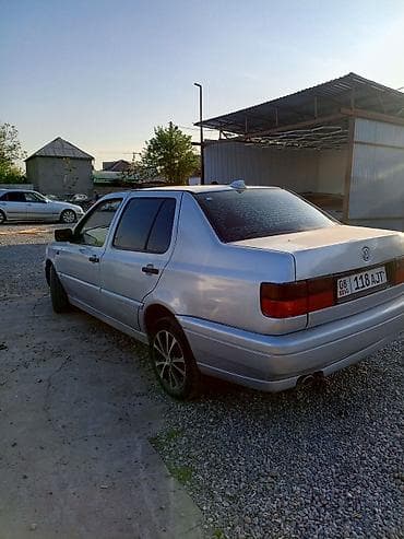 тромблер венто: Volkswagen Vento: 1993 г., 1.8 л, Ручные, Газ, Седан — 9