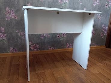 Новые "Маникюрные" столы! Размеры: Длина - 80 см. Ширина - 50 см
