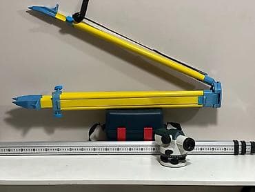 Набор для геодезических работ: оптический нивелир с рейкой и штативом