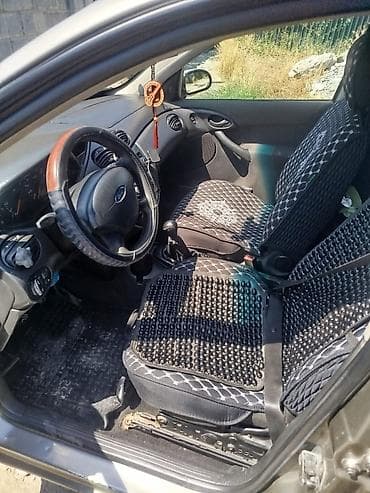 меняю на фит: Ford Focus: 2004 г., 1.6 л, Механика, Бензин, Седан — 5