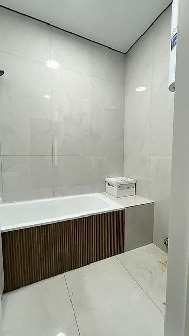 квартира медакадемия: Светлая современная отделка для квартиры/дома: коридор и санузлы под — 5