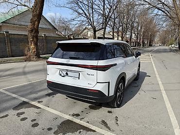 suv: Toyota bZ3X: 2025 г., Автомат, Электромобиль, Кроссовер — 3