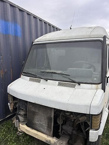 шкворня: Mercedes-Benz T1: 1991 г., Автомат, Дизель — 1