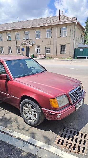 Транспорт: Mercedes-Benz W124: 1994 г., 2 л, Механика, Бензин, Седан — 2