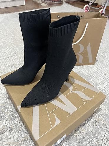 зара обувь: Черные ботильоны-носки ZARA на шпильке - Силуэт: зауженный острый — 1