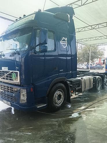 bid e5: Тягач, Volvo, 2007 г., Тентованный — 6