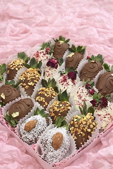 кето: Клубника в шоколаде на заказ S- 9шт - 990сом М-12шт - 1290сом L- 20шт — 3