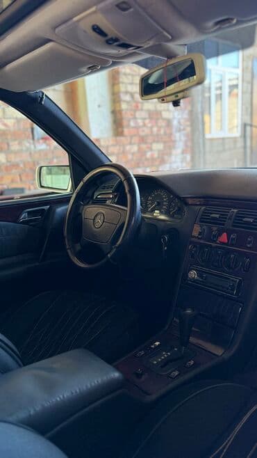 Mercedes-Benz E-Class: 1996 г., 2.3 л, Автомат, Бензин, Седан — 10
