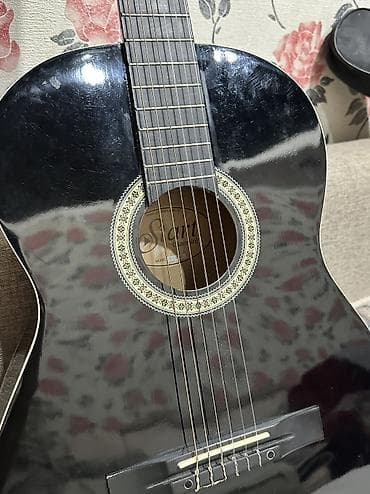 Музыкальные инструменты: 🎸 Классическая гитара Start 39” + чехол Продаю классическую гитару — 6