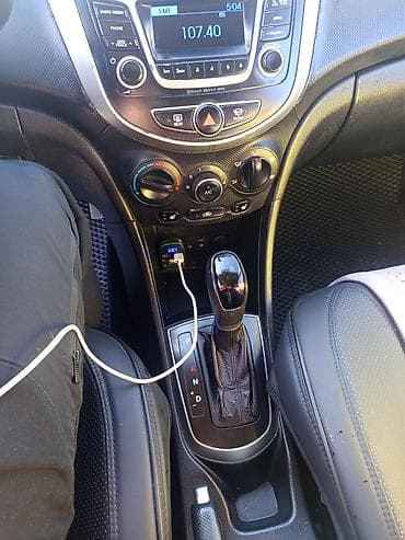 kia rio 2017: Hyundai Solaris: 2016 г., 1.6 л, Вариатор, Газ, Седан — 10