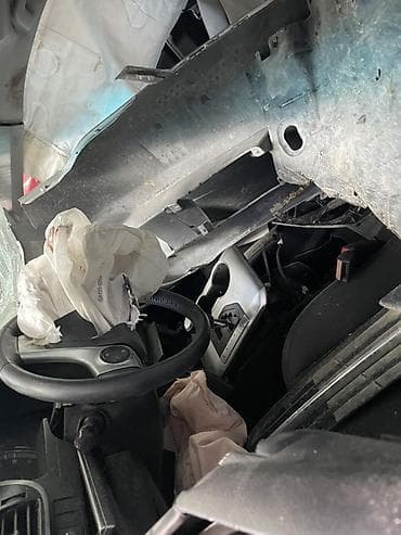 битый лексус: Toyota Camry (XV50, ориентировочно 2015–2017) — автомобиль после ДТП — 4