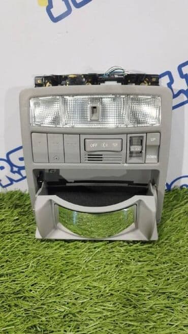 напольные вазы: Toyota Highlander v-3.5 2013 год, люстра передняя — 1