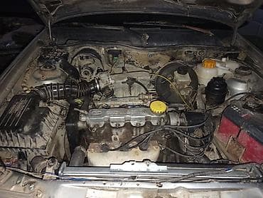 полики для авто: Серебристый пятидверный хэтчбек. Кузов: - 5 дверей, тонированное — 10