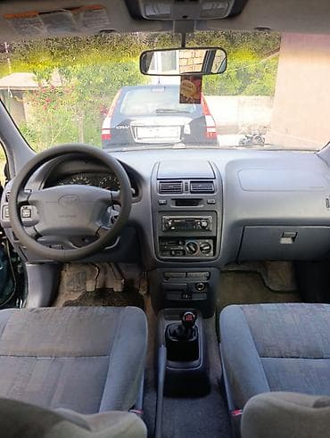 89 2: Toyota Picnic: 2000 г., 2 л, Механика, Газ, Универсал — 9