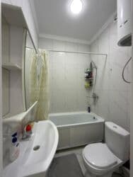 продаю 2х ком кв бишкеке без ремонта токтогул ткрусбекова: 2 комнаты, 37 м², Элитка, 2 этаж, Евроремонт — 8