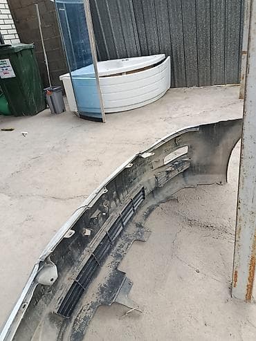 hyundai xcient: Бампер Toyota, Оригинал — 4