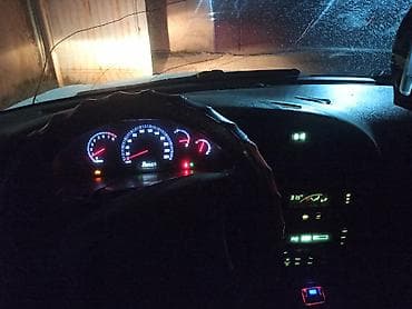 nubira: Daewoo Nubira: 2001 г., Седан — 1