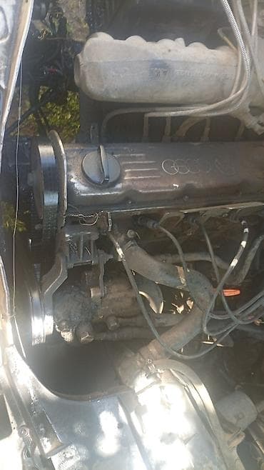 Audi 100: 1985 г., 2.2 л, Механика, Бензин, Седан