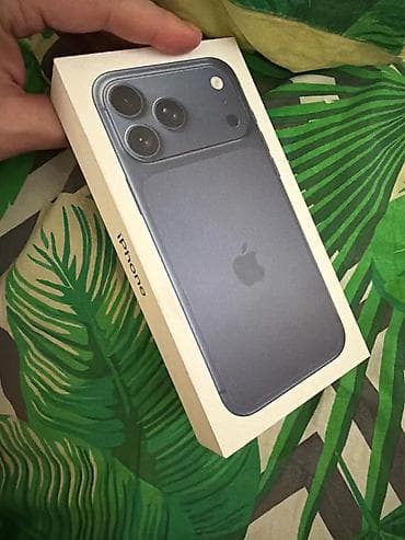 iphone 121: IPhone 17 Pro Max, Б/у, 256 ГБ, Синий, Зарядное устройство, Защитное стекло, Чехол, 100 % — 1