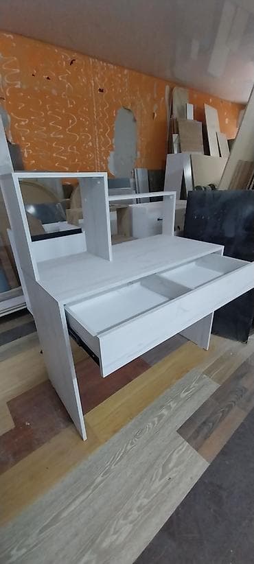 продаю утюжный стол: Компьютерный стол, Новый, С полками — 2