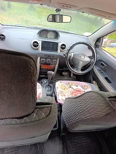 Toyota Ist: 2003 г., 1.5 л, Автомат, Хетчбек — 4