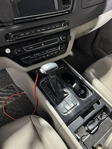 transporter multivan: Kia Carnival: 2018 г., Минивэн — 8