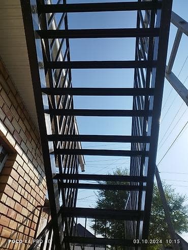 hi tech: Металлическая лестница Для дома, Форма лестницы: Г-образная — 10