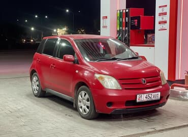 Toyota ist: 2003 г., 1.3 л, Автомат, Бензин, Хэтчбэк