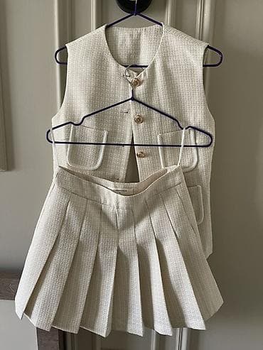 юбка кофта: Комплект: жилет и юбка из твида в молочно-бежевом оттенке. - — 9