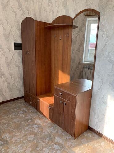 Прихожка в отличном состоянии производство Россия! Высота 2 м.,длина at lalafo.kg Прихожка в отличном состоянии производство Россия! Высота 2 м.,длина