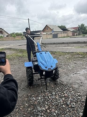 двух мостовой тягач: Мотоблок с фарами, с регулировкой руля и грунтозацепными колесами - — 3