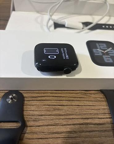 Apple Watch: Apple Watch (серия не указана), корпус темный, ремешок Sport черный — 5