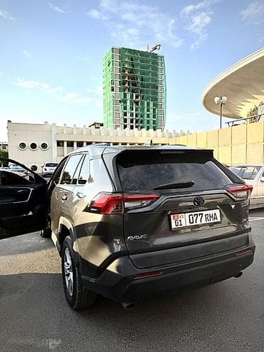 Toyota RAV4: 2019 г., 2.5 л, Автомат, Бензин, Кроссовер — 3