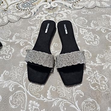 Босоножки, сандалии, шлепанцы: Женские шлёпанцы Fashion Nova (Американский бренд) с кристаллами - — 2