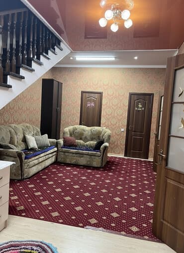 срочно продаю дом ак босого: Просторный дом с лестницей на второй этаж, полностью меблирован и — 1