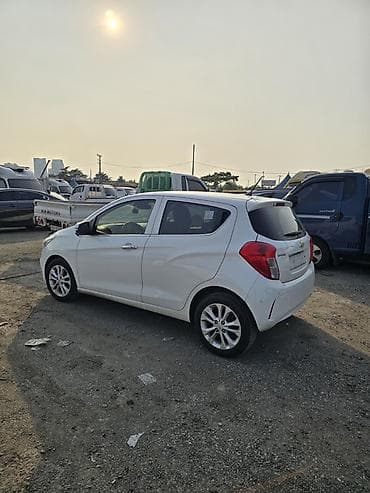 Транспорт: Chevrolet Spark: 2019 г., 1 л, Автомат, Бензин, Хэтчбэк — 2
