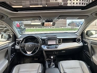 срочные авто: Toyota RAV4: 2017 г., 2.5 л, Автомат, Гибрид, Кроссовер — 5