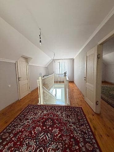 haus kg: 📍 ул. Тунгуч 🔘5-комнатный 🔘Этажи 2 🔘170м² На продажу вышел дом — 9