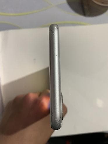 битый айфон: IPhone 8 Plus, 64 ГБ, Серебристый — 9