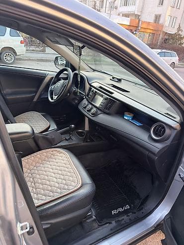Toyota RAV4: 2017 г., 2.5 л, Автомат, Газ, Кроссовер — 6