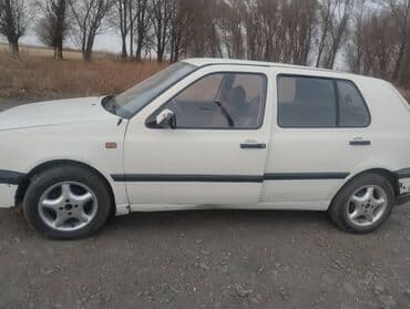 или меняю на дом: Продаётся автомобиль хэтчбек белого цвета. Кузов 5‑дверный, компактный — 2