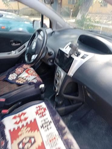 e60 m5: Toyota Yaris: 2008 г., 1.3 л, Механика, Бензин, Хэтчбэк — 5