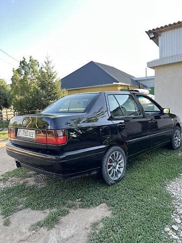 Унаа: Volkswagen Vento: 1993 г., 1.8 л, Кол менен иштөөчү, Бензин, Седан — 6