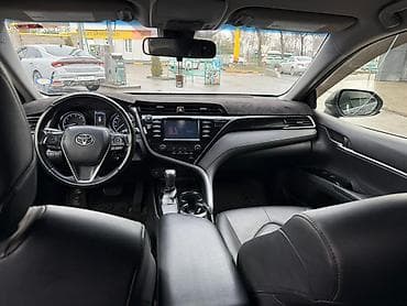 выхлоп машины: Toyota Camry: 2017 г., Седан — 5