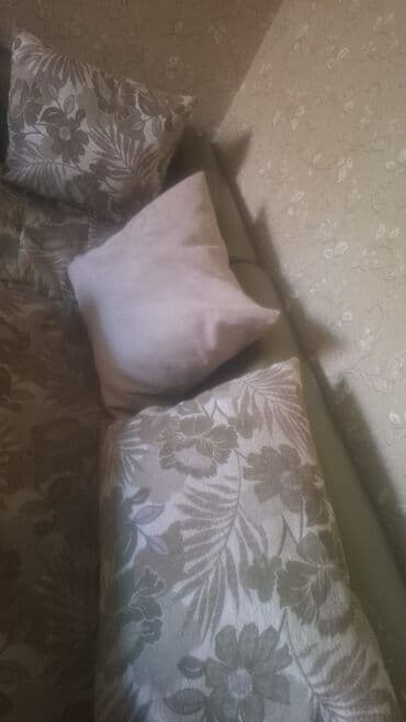 ткань на мебель: Прямой диван, Б/у, Трехместный — 1