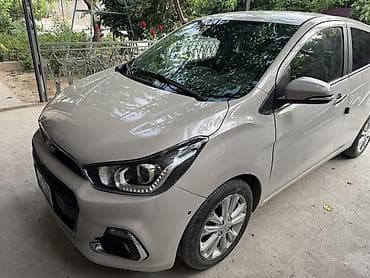 Chevrolet Spark: 2016 г., 1 л, Вариатор, Бензин, Хэтчбэк
