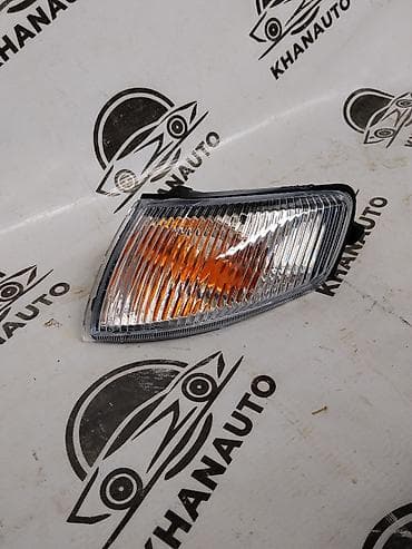 глаза на фуру: Правый поворотник Mazda — 1