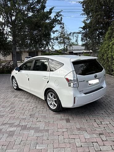батарея на приус: Toyota Prius V: 2012 г., 1.8 л, Гибрид, Универсал — 4