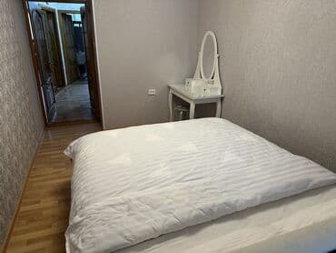 продаю квартира гостиничного типа: 2 бөлмө, Жаздык, жууркан-төшөк каптары, Кондиционер, Унаа токтотуучу жай — 3